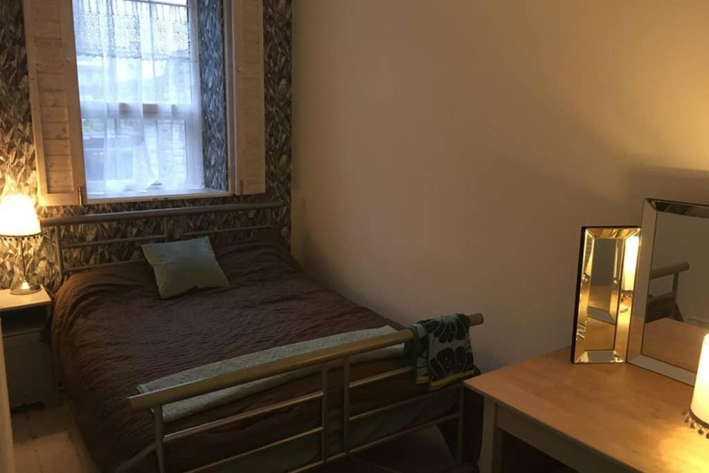 Cathedral Apartment Лъндъндери Екстериор снимка